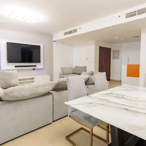 Travel Hub Premium Hostal